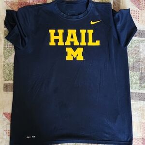 CLOSET CLEAN OUT 5 SHIRTS MICHIGAN Nike Navy Hail M T-Shirt
